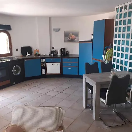 Charly Point Tatil Evi *